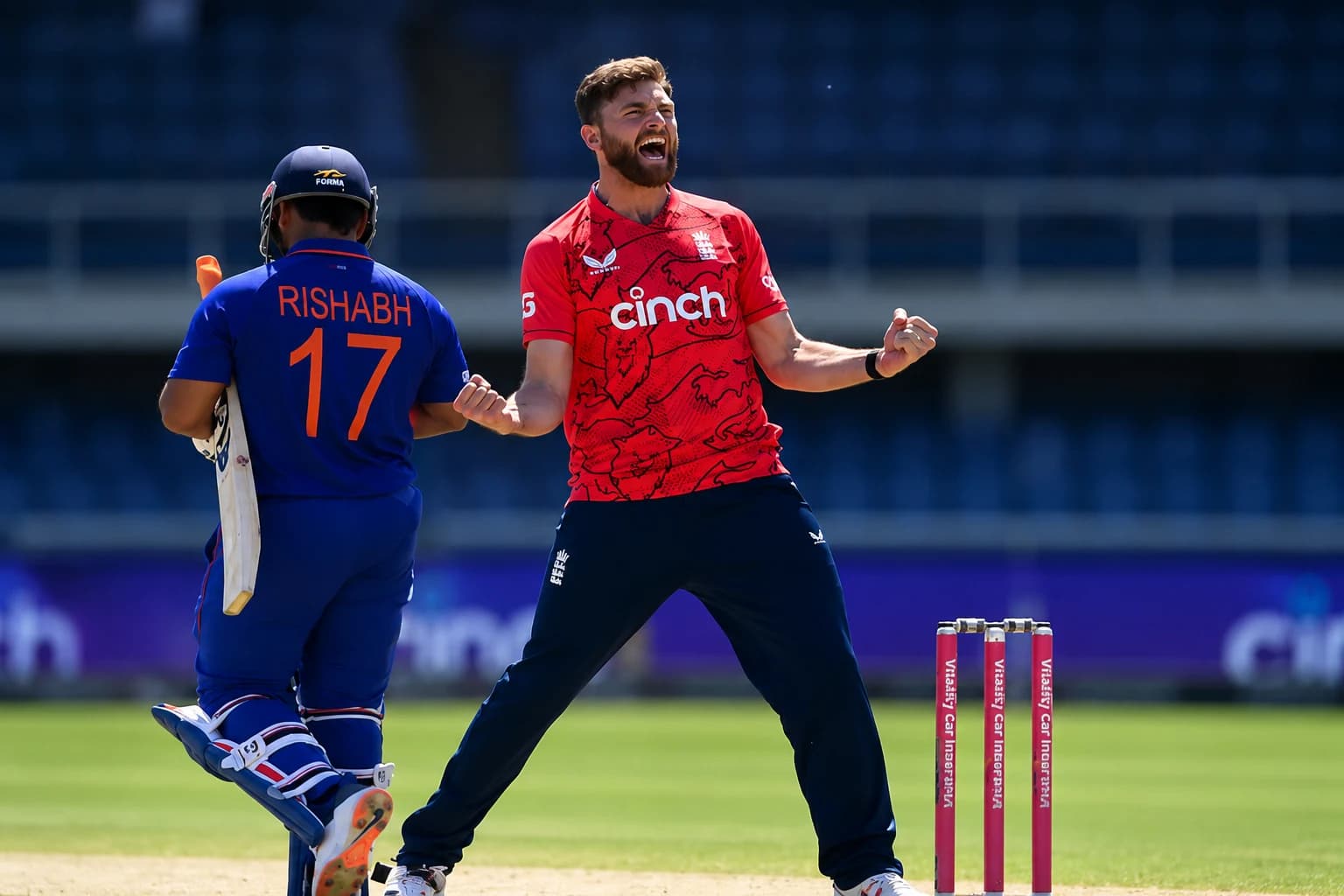 RCB Sign Richard Gleeson for IPL 2026 After England Pacer’s Viral Kohli Link